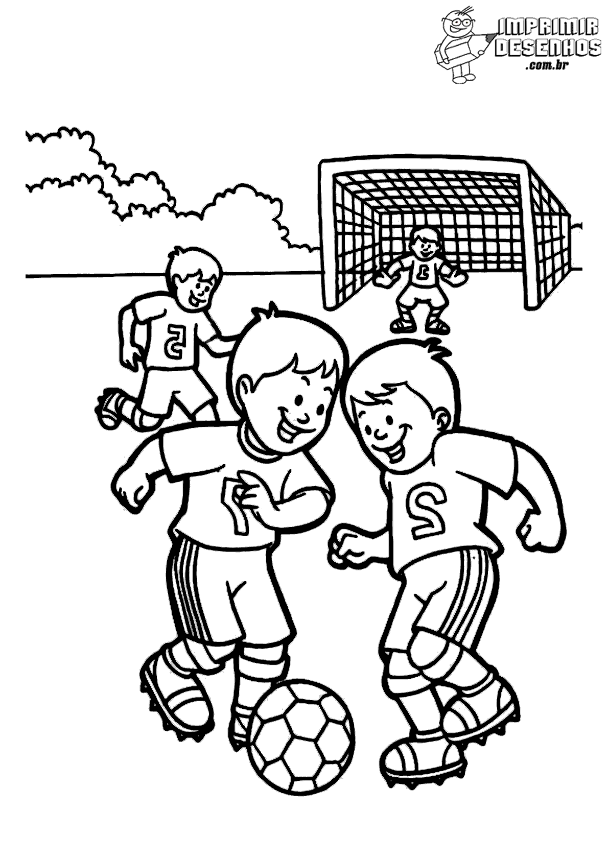 Desenhos de Os Meninos Jogando Futebol para Colorir e Imprimir 